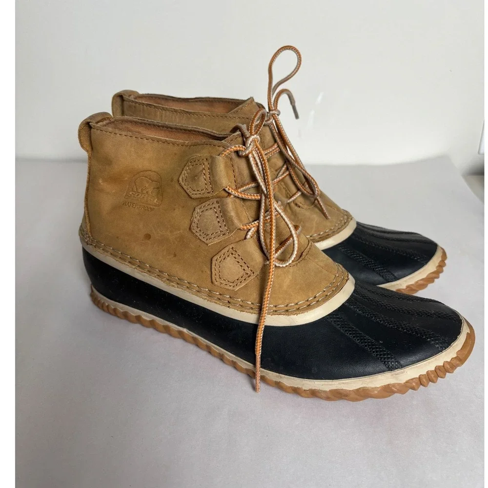 Sorel Womens Out N About Leather Duck Boots Size 9 Waterproof Tan Black Rainboot